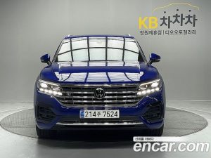 Volkswagen Touareg 3.0 TDI R-Line 2023 года из Южной Кореи