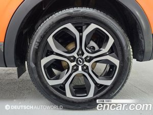 Renault-KoreaSamsung XM3 1.6 E-TECH Inspire 2023 года из Южной Кореи