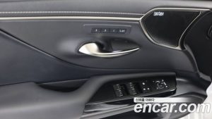 Lexus ES Executive 2026 года из Южной Кореи