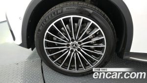 Mercedes-Benz GLC-Class GLC300 4MATIC AMG Line 2023 года из Южной Кореи