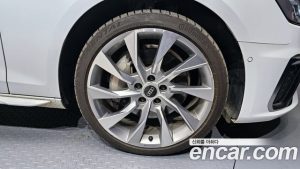 Audi A4 45 TFSI 4WD Premium 2023 года из Южной Кореи