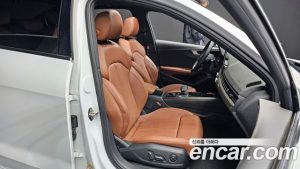 Audi A4 45 TFSI 4WD Premium 2023 года из Южной Кореи