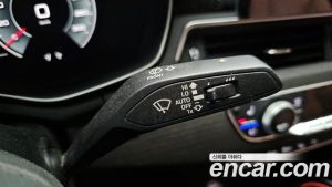 Audi A4 45 TFSI 4WD Premium 2023 года из Южной Кореи
