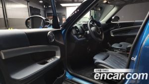 Mini Countryman ALL4 CLASSIC COMFORT PACK 2023 года из Южной Кореи