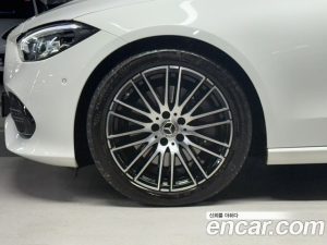 Mercedes-Benz C-Class C300 4MATIC Avantgarde 2024 года из Южной Кореи