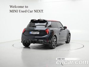 Mini Cooper JCW 2025 года из Южной Кореи