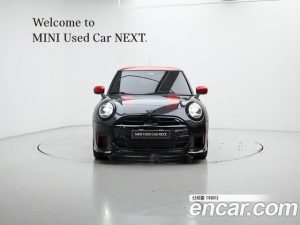 Mini Cooper JCW 2025 года из Южной Кореи