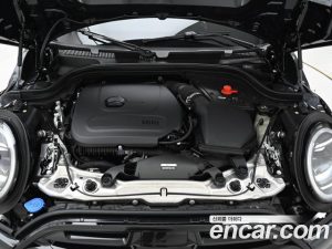 Mini Cooper JCW 2025 года из Южной Кореи