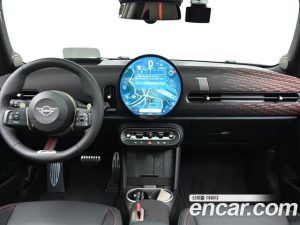 Mini Cooper JCW 2025 года из Южной Кореи