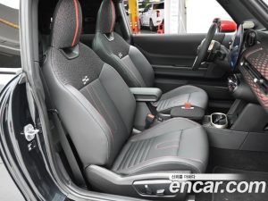 Mini Cooper JCW 2025 года из Южной Кореи