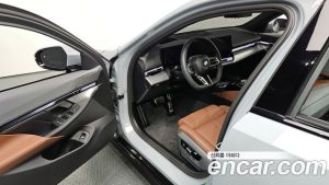 BMW 5-Series 530i xDrive M Sport 2025 года из Южной Кореи