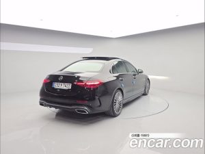 Mercedes-Benz C-Class C300 4MATIC AMG Line 2024 года из Южной Кореи