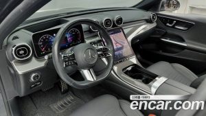 Mercedes-Benz C-Class C300 4MATIC AMG Line 2024 года из Южной Кореи