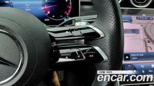 Mercedes-Benz C-Class C300 4MATIC AMG Line 2024 года из Южной Кореи