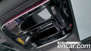 Mercedes-Benz C-Class C300 4MATIC AMG Line 2024 года из Южной Кореи