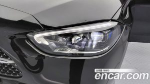 Mercedes-Benz C-Class C300 4MATIC AMG Line 2024 года из Южной Кореи