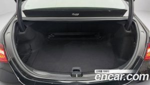 Mercedes-Benz C-Class C300 4MATIC AMG Line 2024 года из Южной Кореи