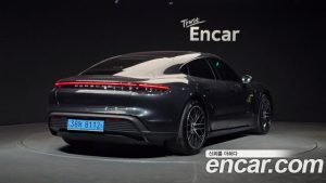Porsche Taycan Base 2022 года из Южной Кореи