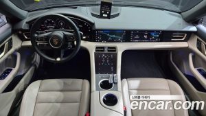 Porsche Taycan Base 2022 года из Южной Кореи