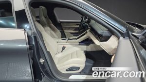 Porsche Taycan Base 2022 года из Южной Кореи