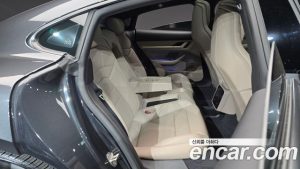 Porsche Taycan Base 2022 года из Южной Кореи