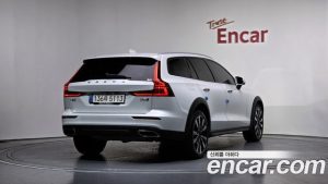Volvo V60 B5 PRO AWD 2022 года из Южной Кореи