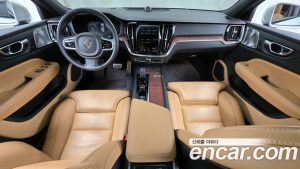 Volvo V60 B5 PRO AWD 2022 года из Южной Кореи