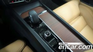 Volvo V60 B5 PRO AWD 2022 года из Южной Кореи