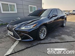 Lexus ES Luxury Plus 2023 года из Южной Кореи