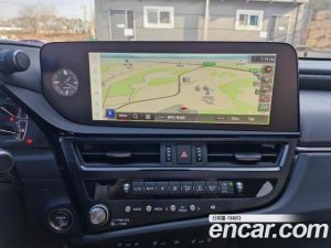 Lexus ES Luxury Plus 2023 года из Южной Кореи