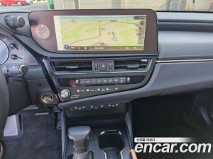 Lexus ES Luxury Plus 2023 года из Южной Кореи