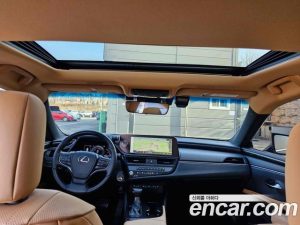 Lexus ES Luxury Plus 2023 года из Южной Кореи