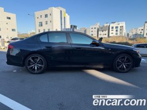 BMW 5-Series 530i xDrive M Sport 2024 года из Южной Кореи