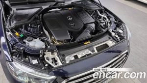 Mercedes-Benz E-Class E350e 4MATIC 2025 года из Южной Кореи