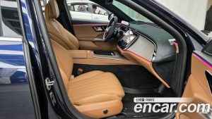 Mercedes-Benz E-Class E350e 4MATIC 2025 года из Южной Кореи