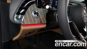 Mercedes-Benz E-Class E350e 4MATIC 2025 года из Южной Кореи