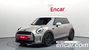 Mini Cooper CLASSIC 2024 года из Южной Кореи