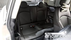 Mini Cooper CLASSIC 2024 года из Южной Кореи