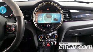 Mini Cooper CLASSIC 2024 года из Южной Кореи
