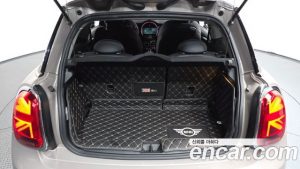 Mini Cooper CLASSIC 2024 года из Южной Кореи