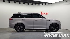 Land Rover Range Rover Sport P550E Dynamic HSE 2025 года из Южной Кореи