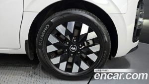 Hyundai Staria L3.5 Lounge 7-Seater 2025 года из Южной Кореи