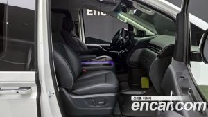 Hyundai Staria L3.5 Lounge 7-Seater 2025 года из Южной Кореи