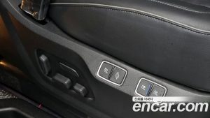 Hyundai Staria L3.5 Lounge 7-Seater 2025 года из Южной Кореи