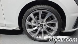 Audi A4 45 TFSI 4WD Premium 2023 года из Южной Кореи