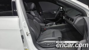 Audi A4 45 TFSI 4WD Premium 2023 года из Южной Кореи