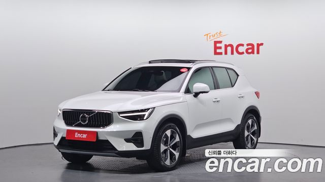 Volvo XC40 B4 Ultra Bright 2025 года из Кореи