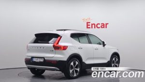 Volvo XC40 B4 Ultra Bright 2025 года из Южной Кореи
