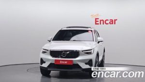 Volvo XC40 B4 Ultra Bright 2025 года из Южной Кореи