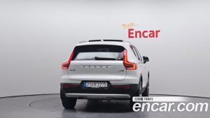 Volvo XC40 B4 Ultra Bright 2025 года из Южной Кореи